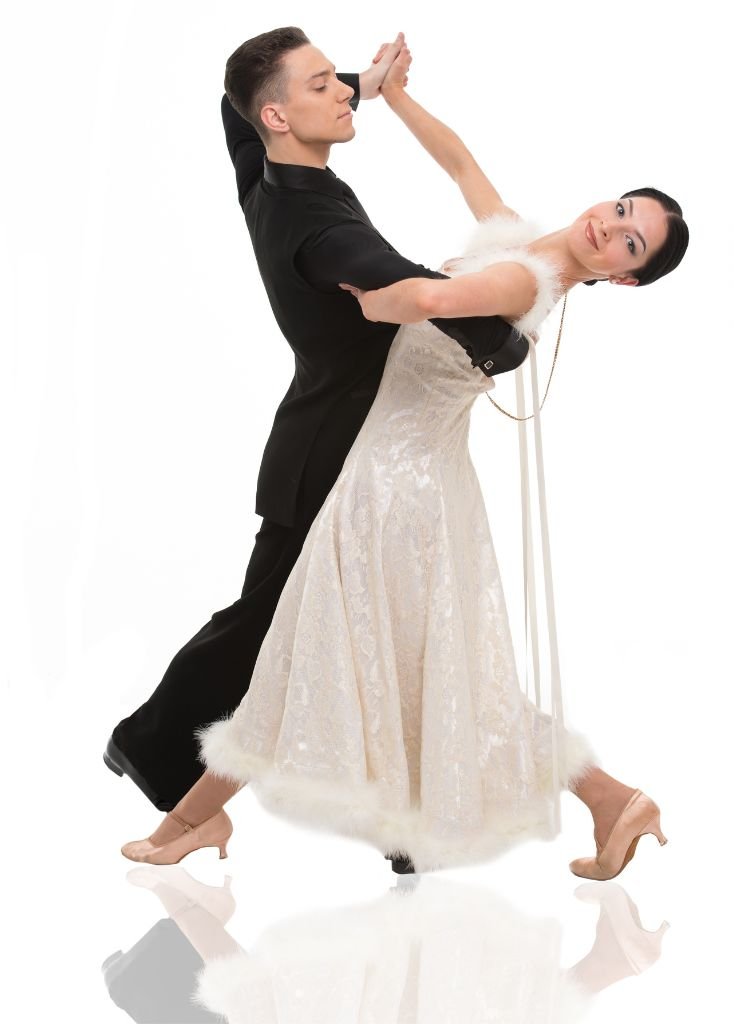 Samba ilə enerji və canlılıq hissi Samba insanın enerjisini oyadan, əhval-ruhiyyəni yüksəldən rəqslərdəndir.